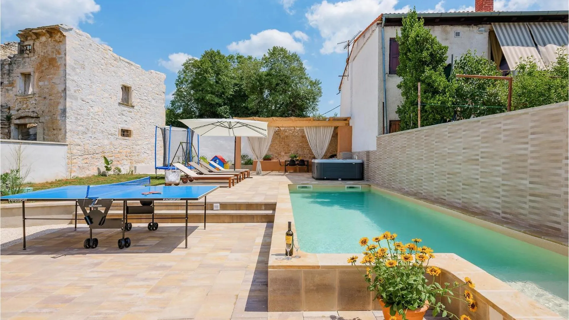 Holiday home Lovely Home In Svetvincenat With Jacuzzi