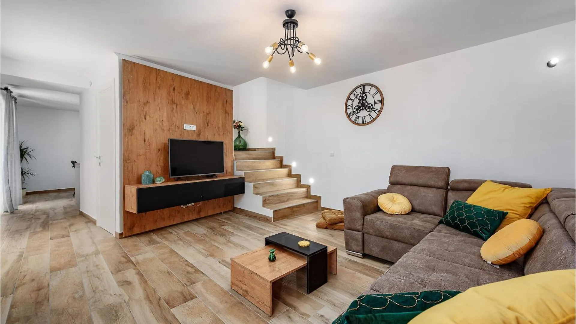 Lovely Home In Svetvincenat With Jacuzzi Holiday home