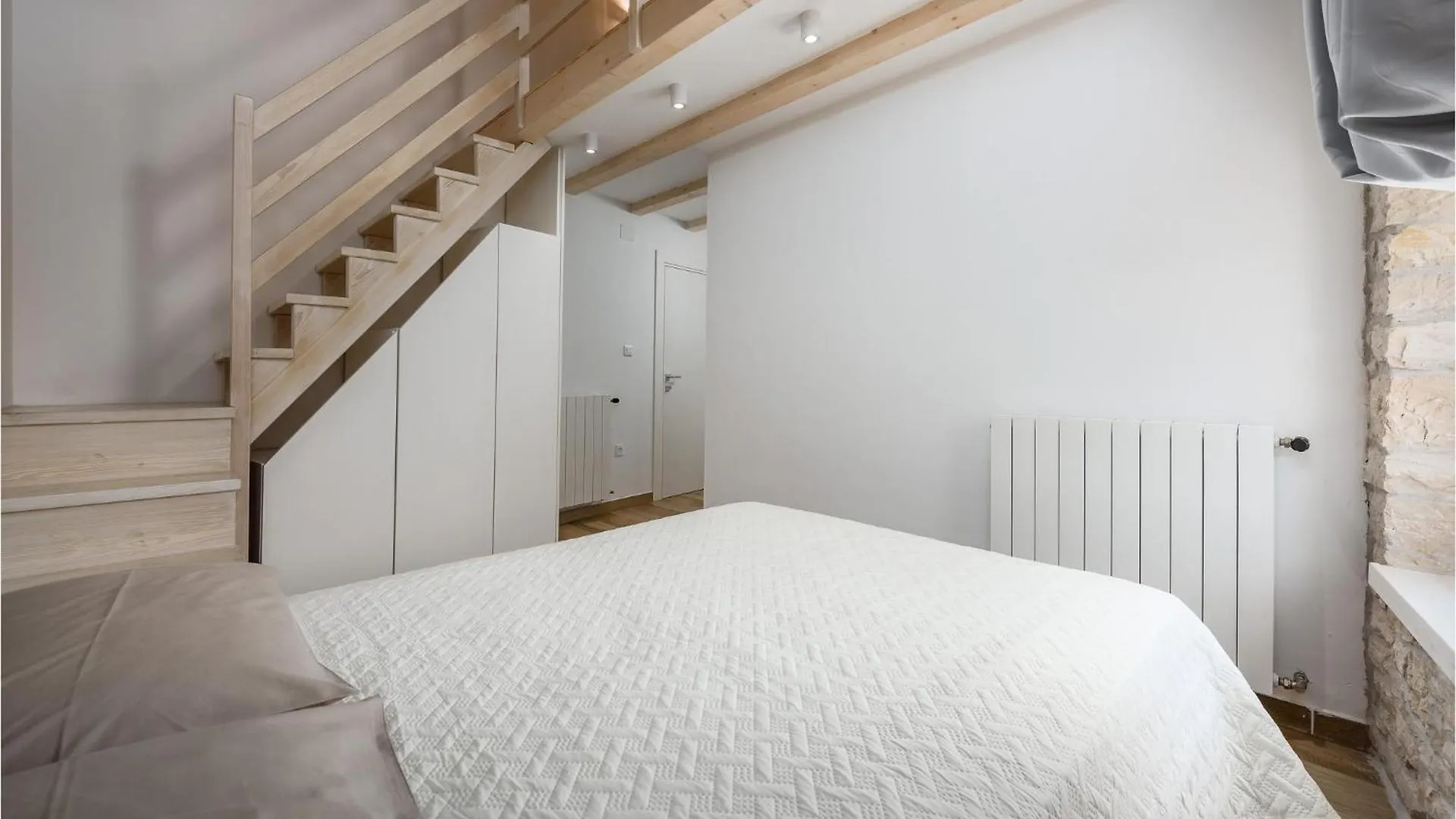 Lovely Home In Svetvincenat With Jacuzzi 0*,