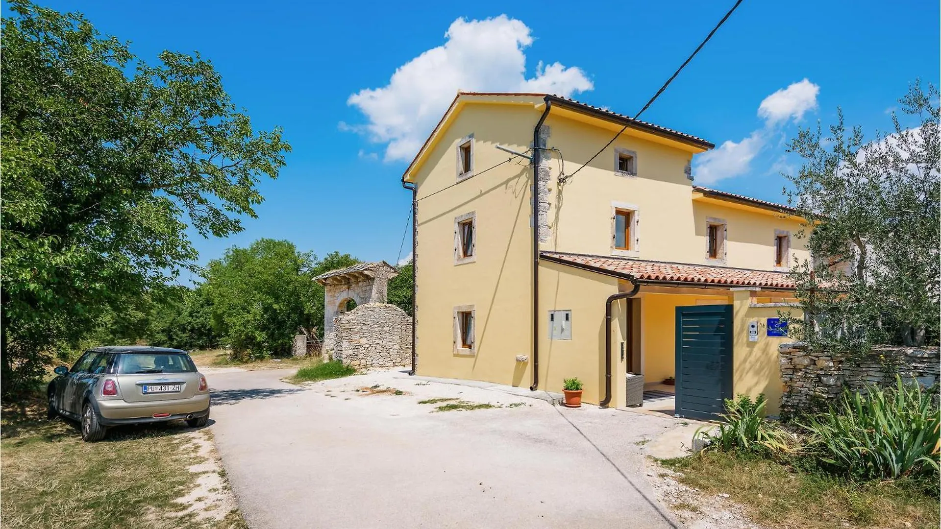 Holiday home Lovely Home In Svetvincenat With Jacuzzi Croatia