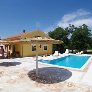 House Oliva, Sveti Kirin Svetvinčenat